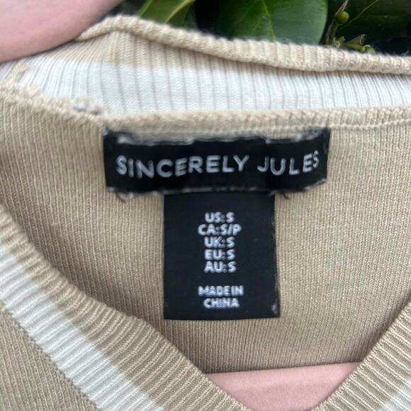 Cream and white sweater - Picture 2 of 2